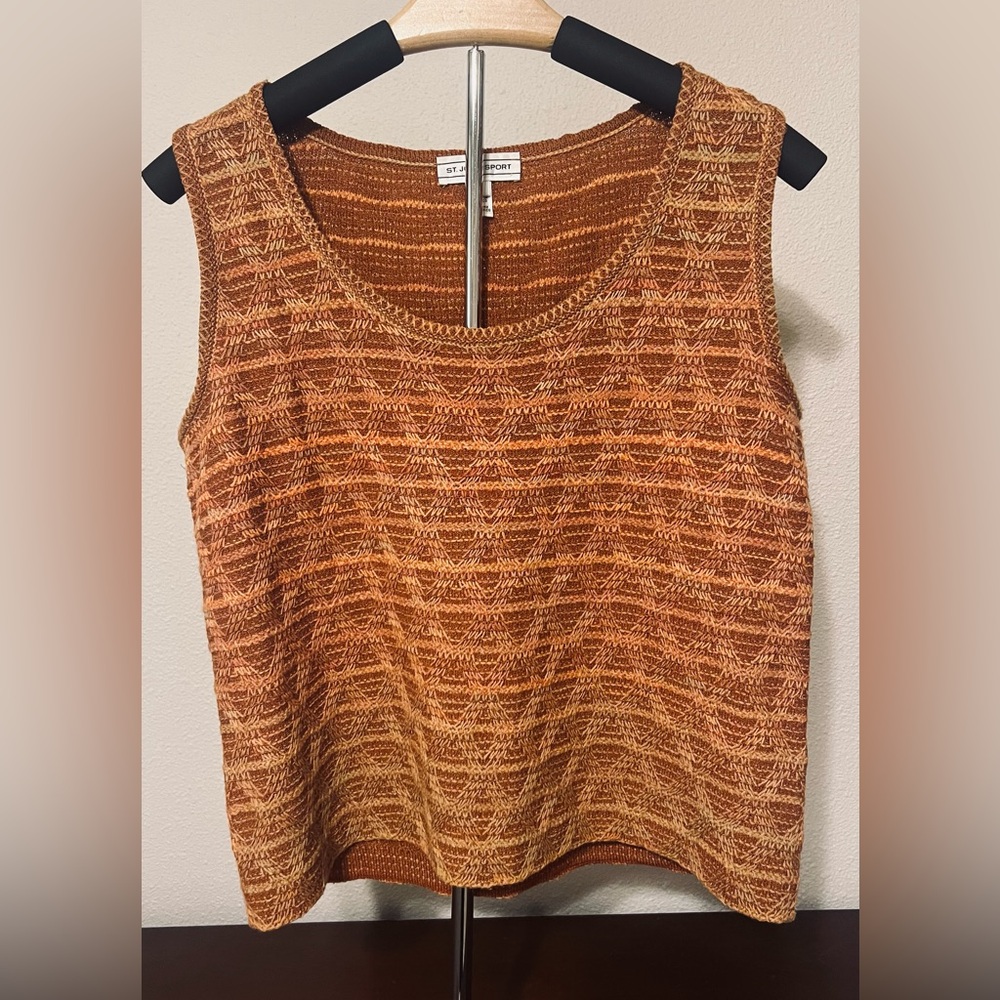 St. John Sport Women's Sleeveless Knit Top
